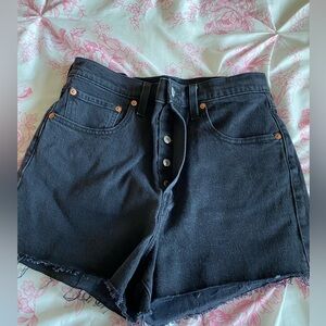 Levi’s Ribcage Shorts